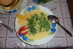 071-Фото-2014.04.09-Крем суп с лососрем, кореньями сладким перцем и зеленью